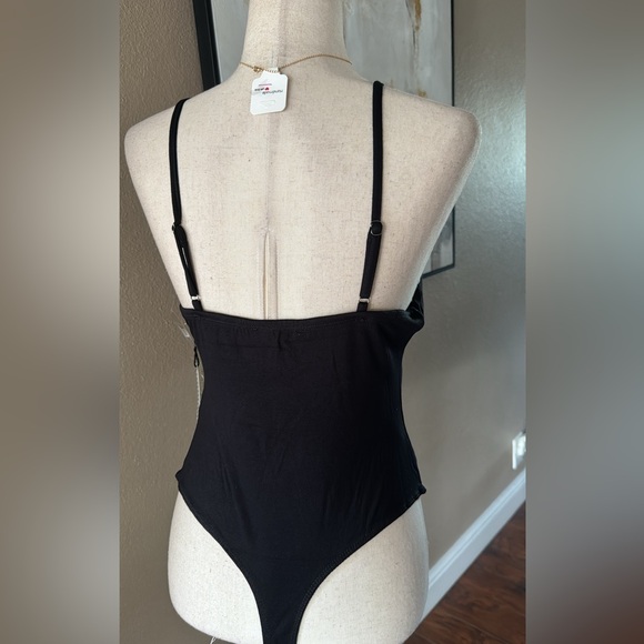 Square neckline double layered bodysuit - Picture 5 of 9